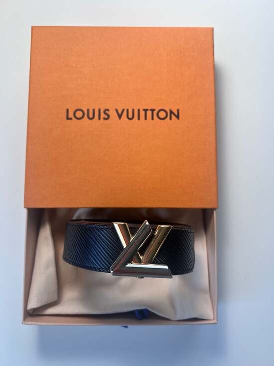 Louis Vuitton LV Twist 30mm Belt in black Epi leather main image 8
